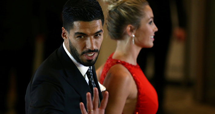 بالفيديو: فضيحة تهز اللاعب سواريز في إيطاليا