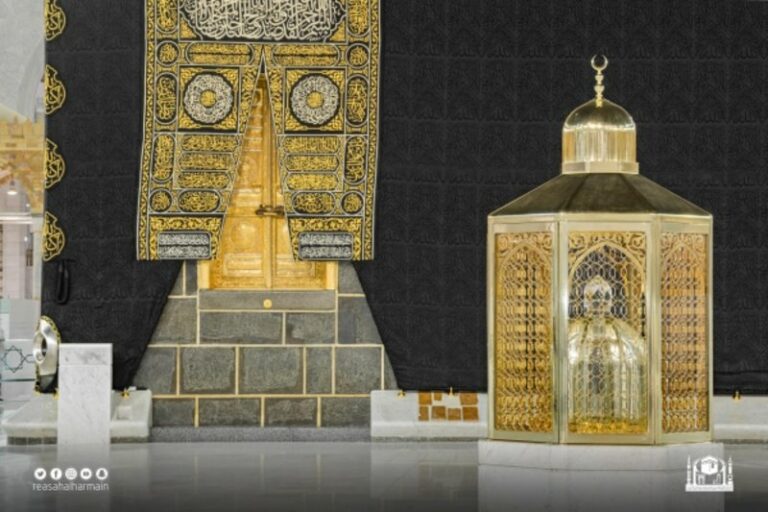 ألف صورة بانورامية.. صدى عالمي لأدق تفاصيل الحجر الأسود ومقام إبراهيم