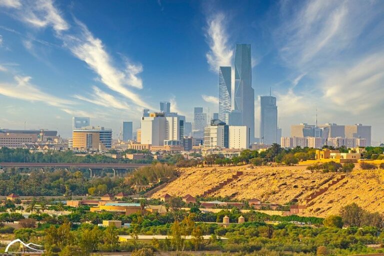 على بعد 12 كيلومترًا.. التقاط صورًا مذهلة لمدينة الرياض الخضراء