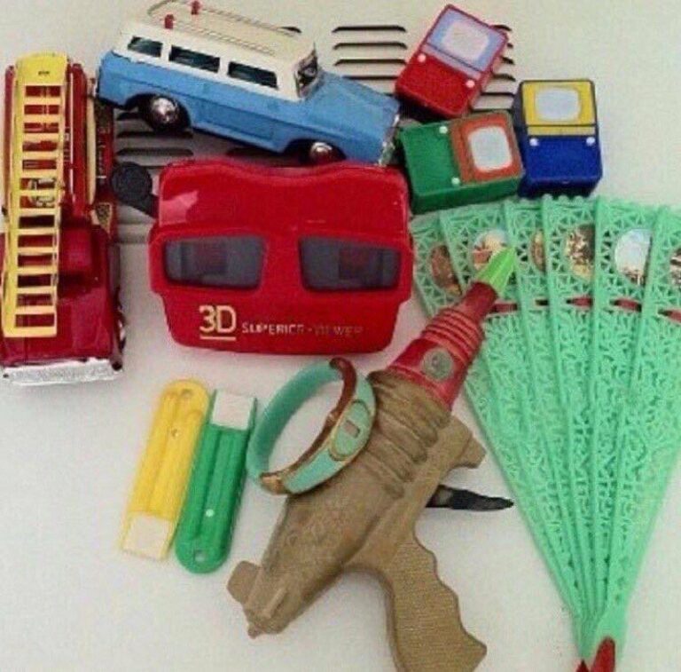 صفارة وكاميرا.. هدايا الحجاج قديماً مصدر فرحة للأطفال والكبار