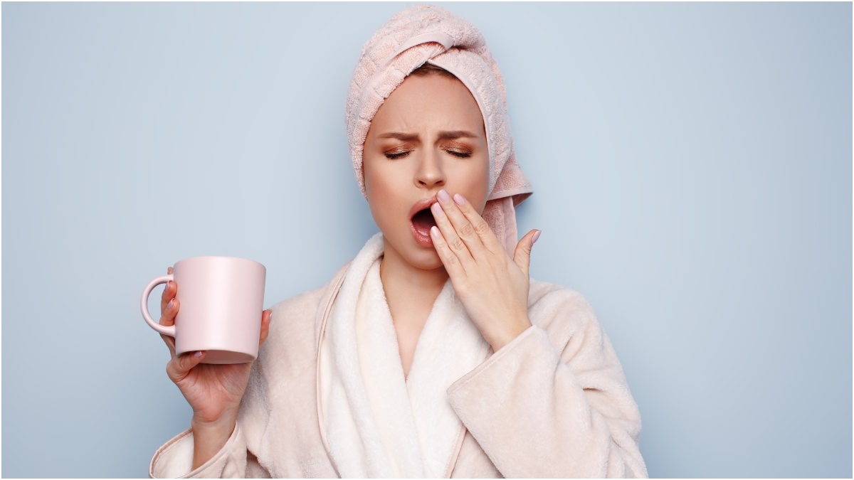 ما الطريقة الصحيحة للنوم بالشعر المبلل؟