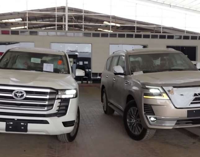 شاهد.. مقارنة بين باترول نيسان 2021 و”لاندكروزر جي إكس أر4” موديل 2022 في السعر والمواصفات