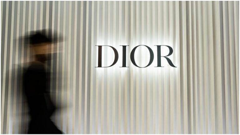 ديور تتجه نحو التصميم الرياضي.. والبداية مع باريس سان جيرمان