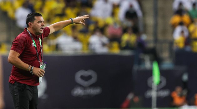 مدرب الاتحاد يعتذر ويكشف أسباب التعادل مع التعاون!