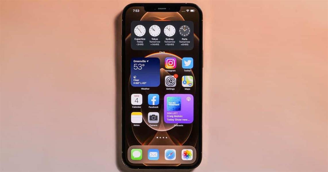 كيف تمنع الإعلانات من تتبعك عبر آيفون بسهولة؟