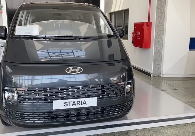 بتصميم غريب.. شاهد سيارة هيونداي فان ستاريا 2022 والكشف عن المواصفات والسعر شامل الضريبة