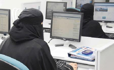 تعرّف على مسميات المهن المستهدفة بالتوطين في مجالي التسويق والسكرتارية وموعد تنفيذ القرار