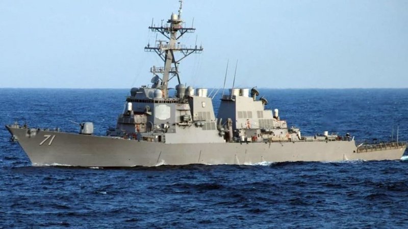 موسكو تعبر عن غضبها بعد اعتراض مدمرة أميركية انتهكت مياهها الإقليمية