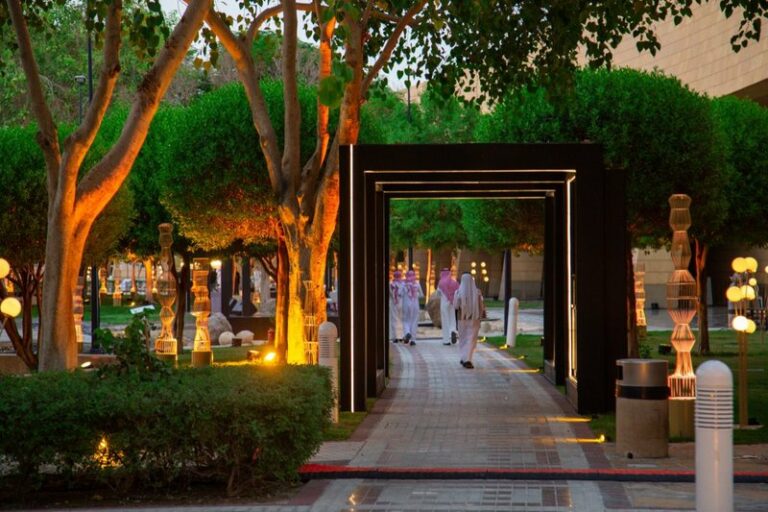 صور.. انطلاق الفعاليات بمنطقة المربع ضمن موسم الرياض 2021