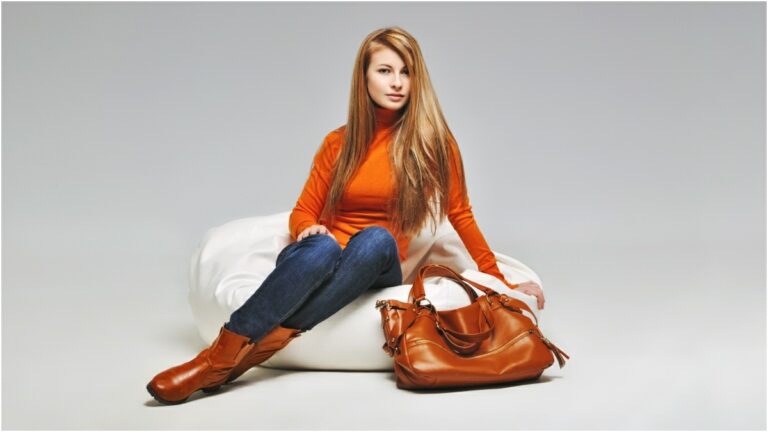 طرق تنسيق الأحذية البنية خلال فصل الشتاء