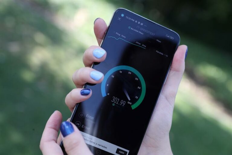 الاتصالات تكشف متوسط سرعات التحميل والتغطية للجيل الخامس المتنقل بالرياض