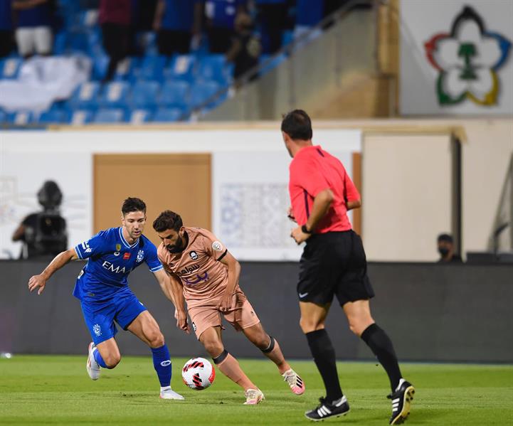 الهلال يهزم الرائد بثلاثية مثيرة ويواصل تقدمه نحو صدارة دوري المحترفين -فيديو