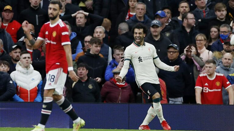 ماذا قال محمد صلاح بعد الهاتريك في شباك مانشستر يونايتد؟ -فيديو