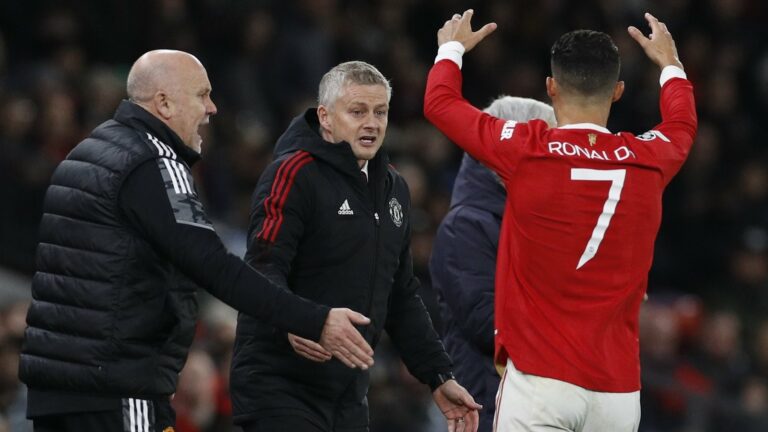 هل سخر كريستيانو رونالدو من سولشاير بهذه الإشارة؟ -فيديو