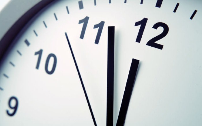معنى AM و PM والفرق بين نظام التوقيت الطويل والقصير