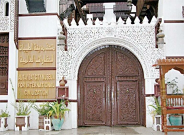 تضم أكثر من 300 غرفة.. تعرّف على مدينة الطيبات العالمية التراثية بجدة