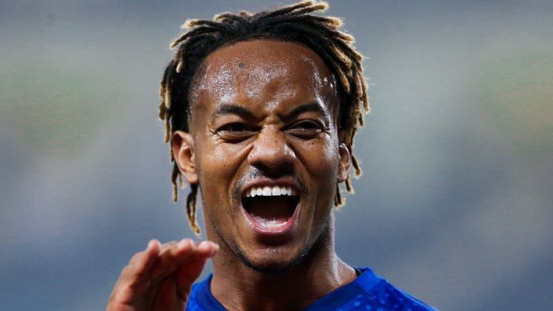 بالصور.. بيروفية: كاريلو يعود وتحدي كبير ينتظر الهلال